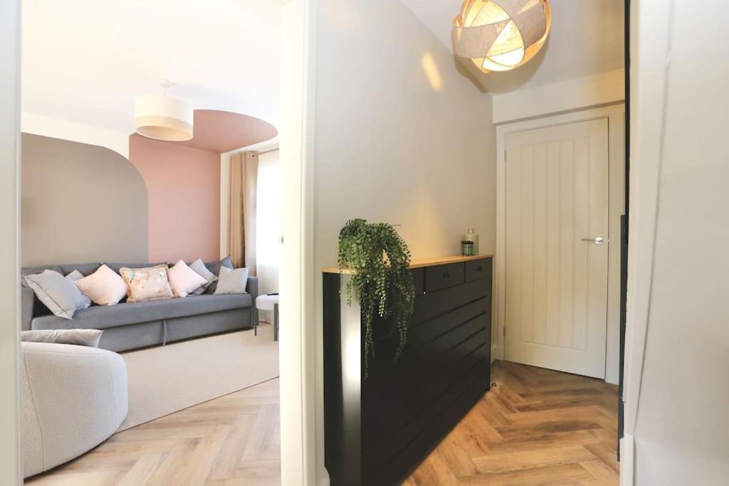 Holiday home Xxbrand Newxx Sleeps 8, Stylish Japandi House Blackpool